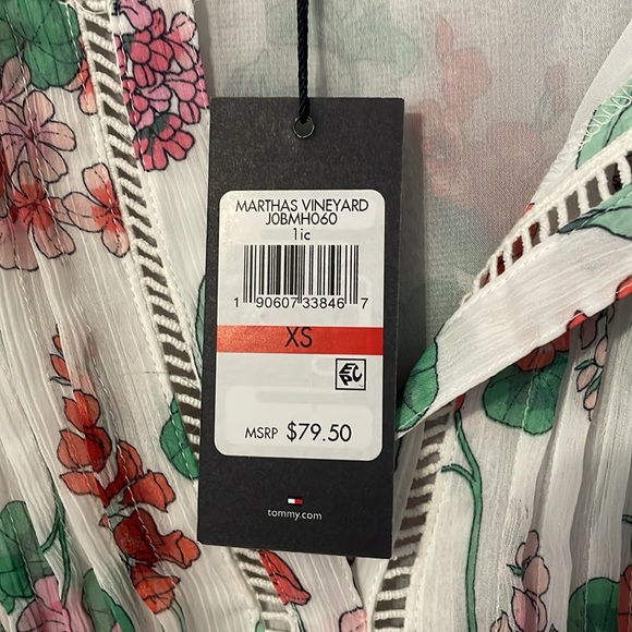 🆕 NWT Tommy Hilfiger - Women’s “Martha’s Vineyard” Floral Blouse - XS - Picture 3 of 7